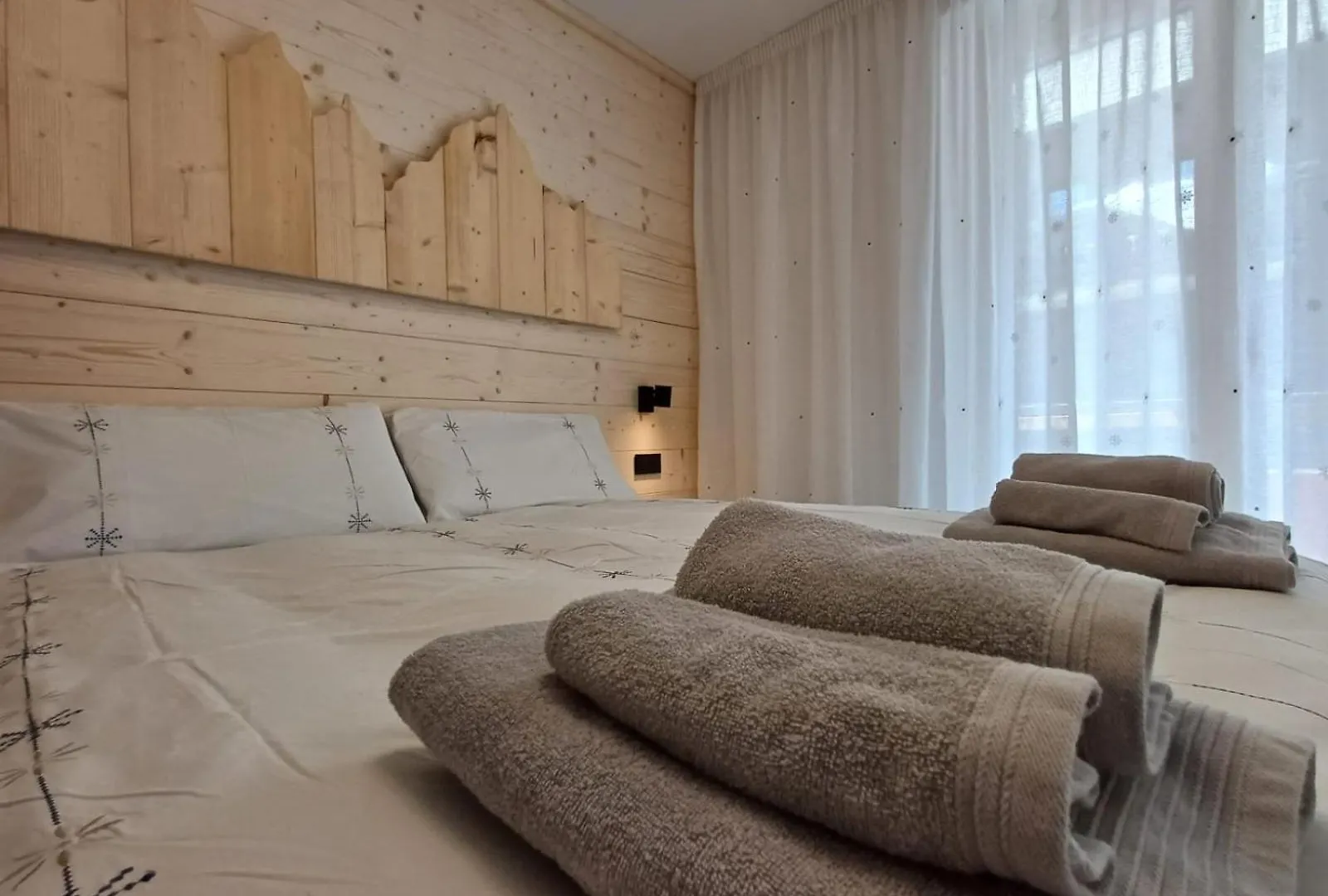 Mountain & Lodge VALDIDENTRO 0*,  Italy